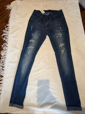 Everyday Mid-Blue Straight-Leg Women’s Jeans